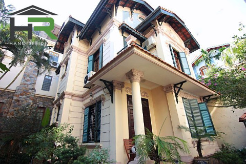 French- Styled 3floor Apartment with A Beautiful Yard for rent in Tay Ho 