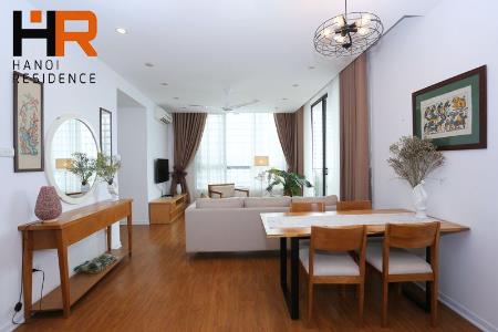 Beautiful & Lake view apartment for rent in Xuan Dieu, 2 bedroom & terrace