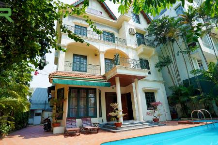 Elegant villa for rent in Tay Ho with swimming pool