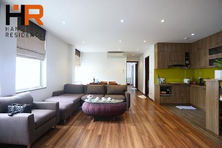 Fully furnished 03 beds apartment for rent in Lac Long Quan street
