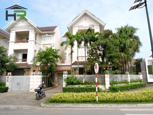 Ciputra villa for rent with pool, yards, spacious living area, 5 bedrooms
