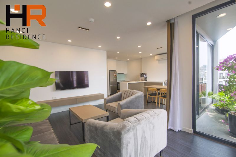 Top floor 02 beds apartment with modern furnisehd in centre of Westlake