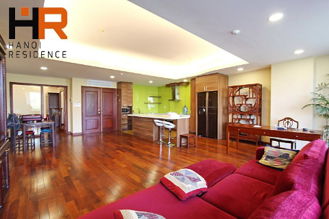 Spacious apartment 02 beds for rent on Xuan Dieu with big balcony