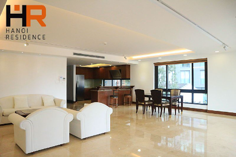 Lake view & Serviced apartment for rent in Xuan Dieu with 3 bedrooms