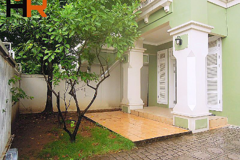 Reasonable price villa for rent in Ciputra, block T with court yards