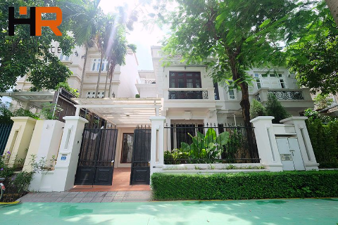 Basic furnished villa with 04 bedrooms in D block Ciputra, Ha Noi
