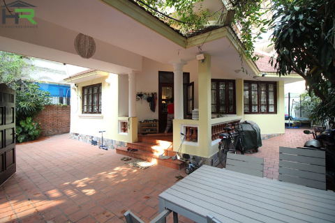 A charming 3floor House with Modern Design and Large Garden for rent in Tay Ho