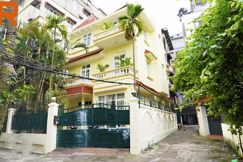 Lovely 5-bedroom House with Little Yard for rent in To Ngoc Van street 