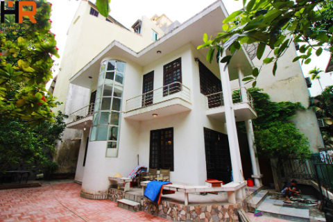 Peaceful 3-bedroom House with Large Yard for rent on To Ngoc Van street