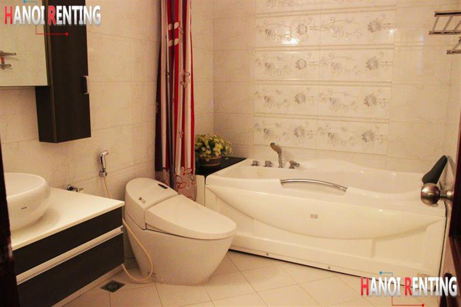 14hanoi apartment for rent bathroom 2 50008