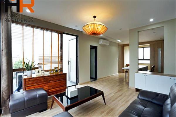 Beautiful & Lake view apartment 02 bedrooms in Vong Thi street