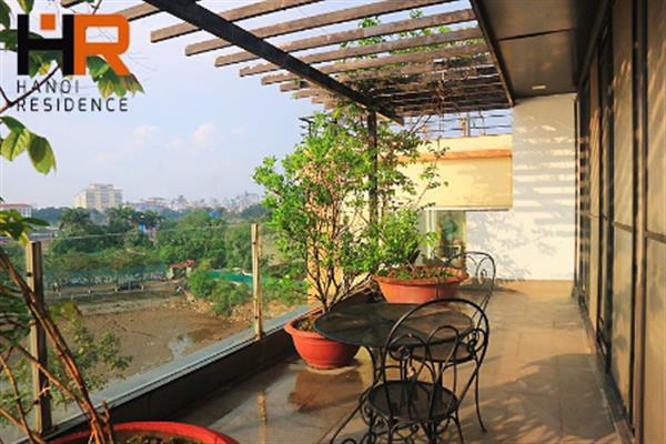 Nice balcony & lake view 02 bedroom apartment for rent in Quang Khanh street