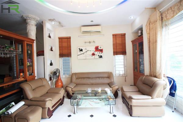 3 bedroom house in Tay Ho for rent with fully furnished, quiet location