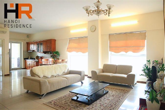 Beautiful apartment 03 bedroom with fully furnished in Lac Long Quan street