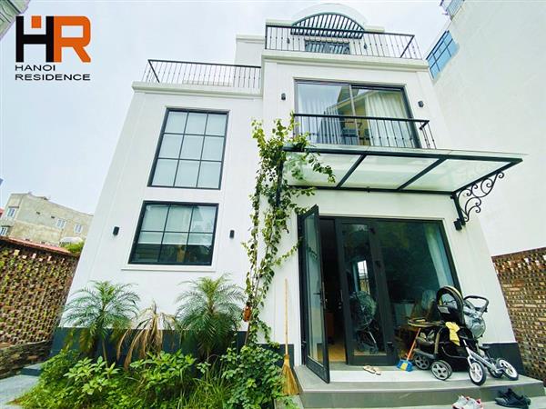 Spacious 4-bedroom house with a good price for rent on An Duong Vuong st 