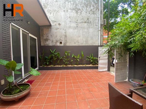 Little house with 1 floor and courtyard for rent in Tay Ho