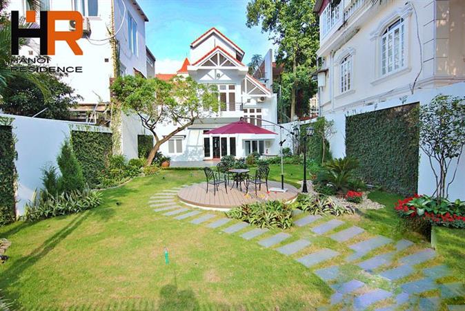 Spectacular garden villa with 5 bedrooms and nice design for rent in Tay Ho 