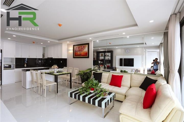 Excellent high- floor 3 bedroom in D' Le Roi Solei for rent, Tay Ho district