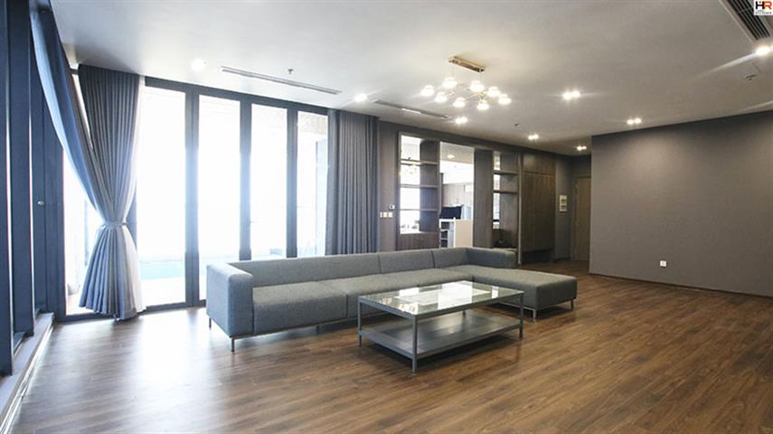 Penthouse Vinhomes Metropolis for rent, 250m2, 4 bedrooms & furnished