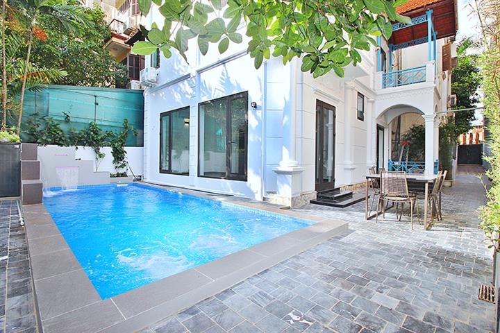 Swimming pool house for rent in Tay Ho, newly firnished, 4 bedroom with yard