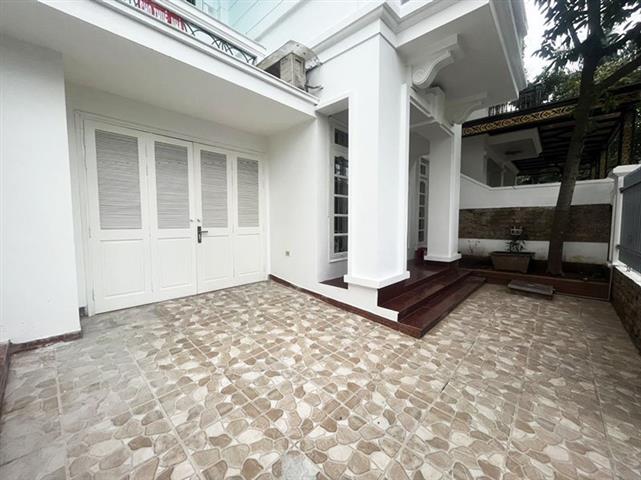 Partly furnished cosy 5 bedroom villa for rent in D block in Ciputra Hanoi