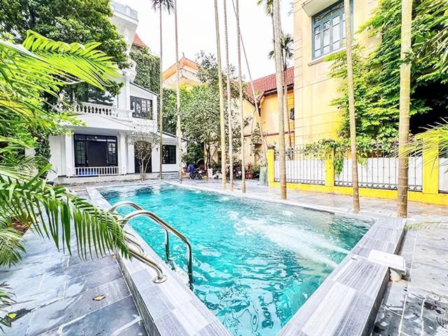 Newly-renovated 4 bedroom villa for rent in Tay Ho district with swimming pool and garden