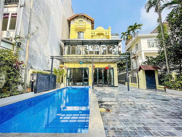 Beautiful 4 bedroom villa for rent in Tay Ho with swimming pool