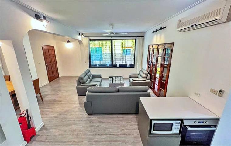 Pretty 3 bedroom house for rent in Tay Ho with nice court yard