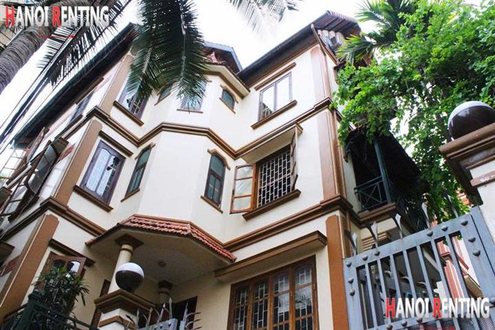 French style 5 bedroom villa for rent in Tay Ho disstrict with swimming pool