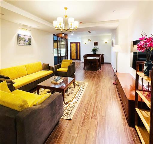 Newly-renovated 3 bedroom apartment for rent in E1 building in Ciputra
